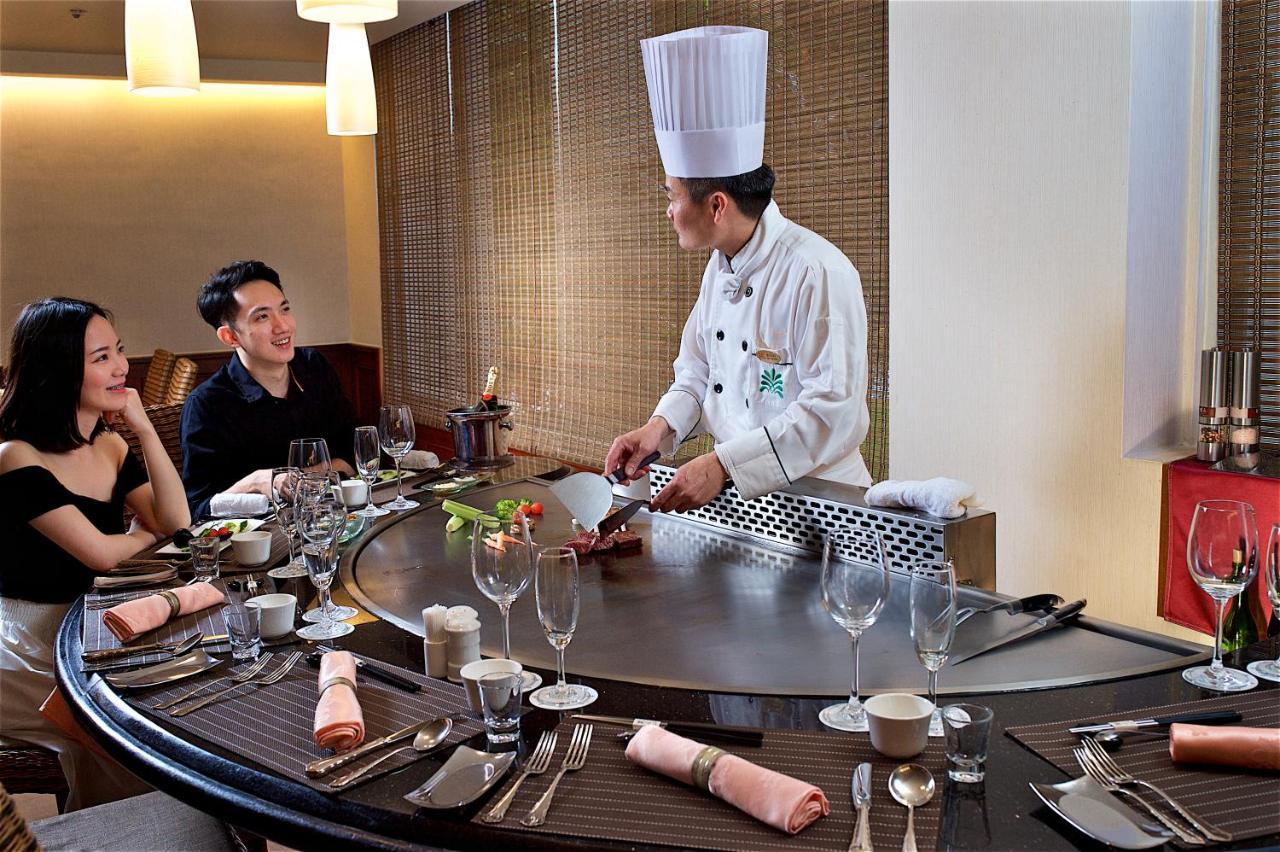 فندق رويال تشيبين Wenquan المظهر الخارجي الصورة A chef at work