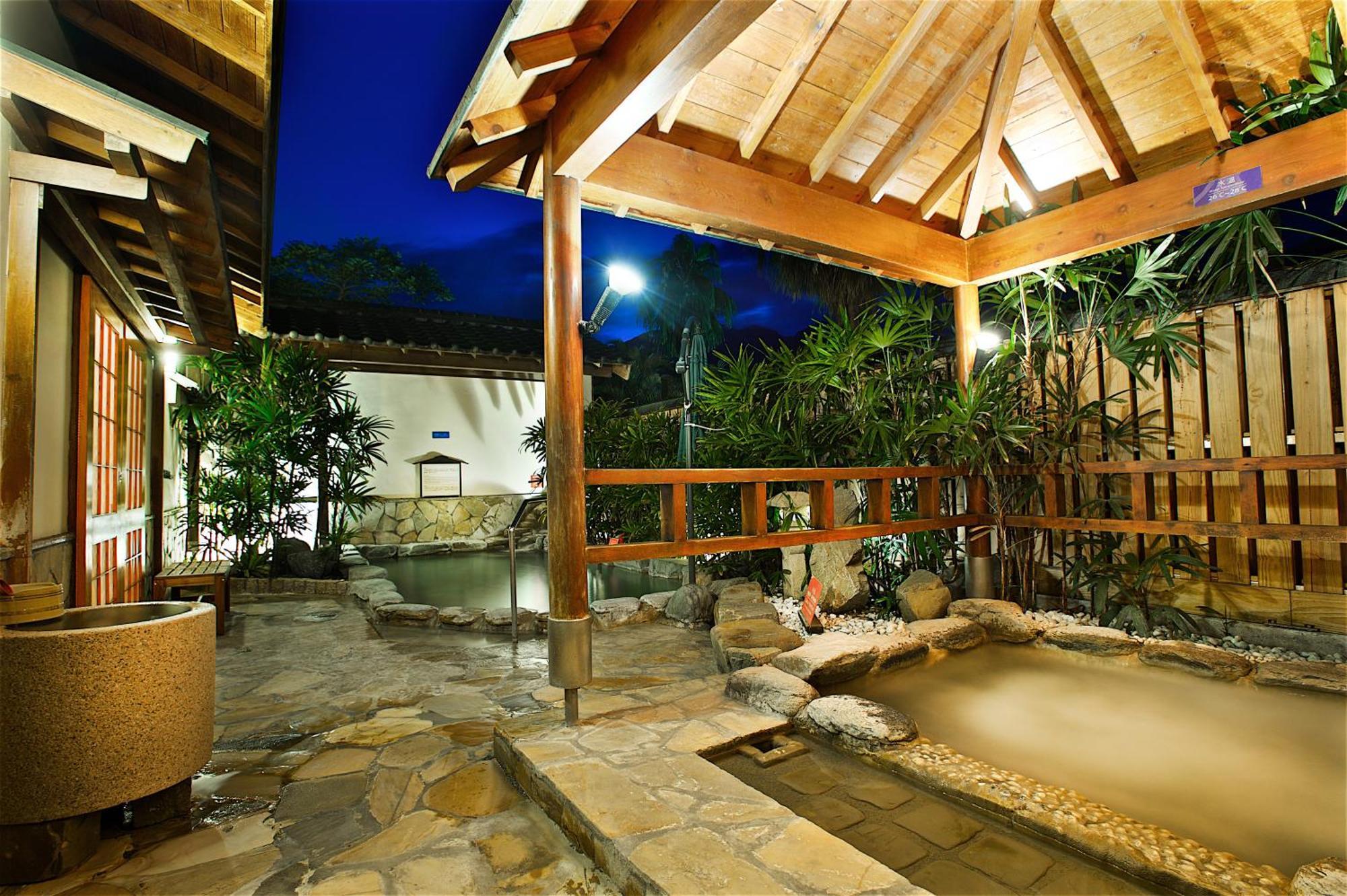 فندق رويال تشيبين Wenquan المظهر الخارجي الصورة A modern onsen in Japan